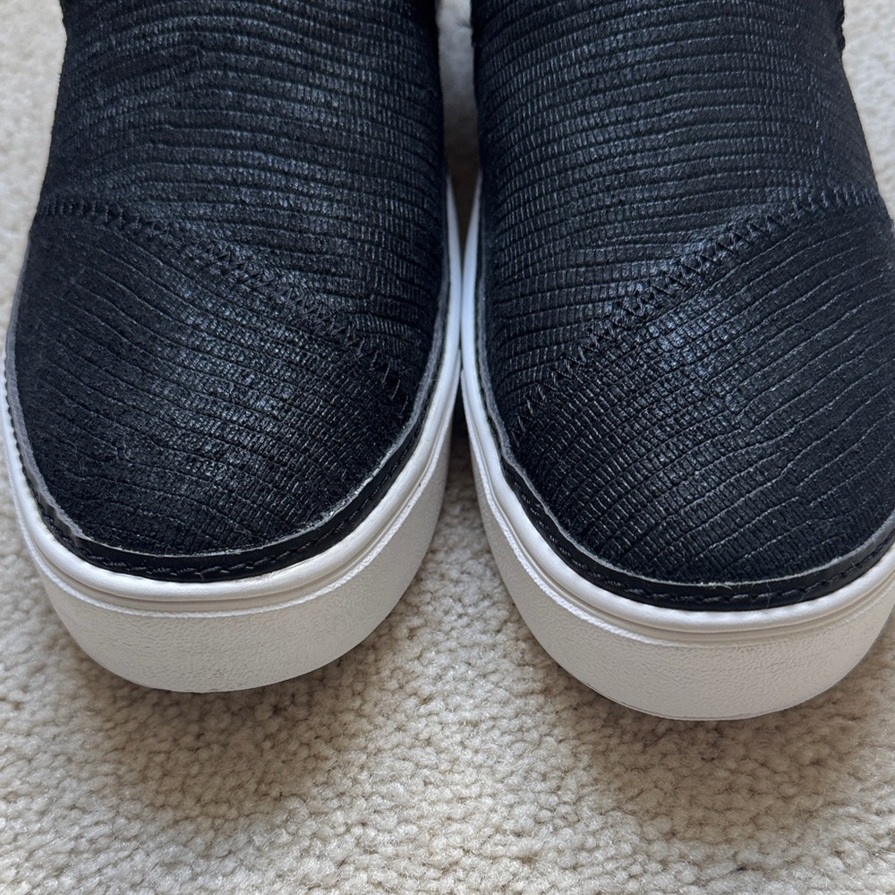Toms Paxton Black Faux Fur Lizard Embossed Leather Slip-On Sneaker Booties 9.5 - Picture 6 of 10